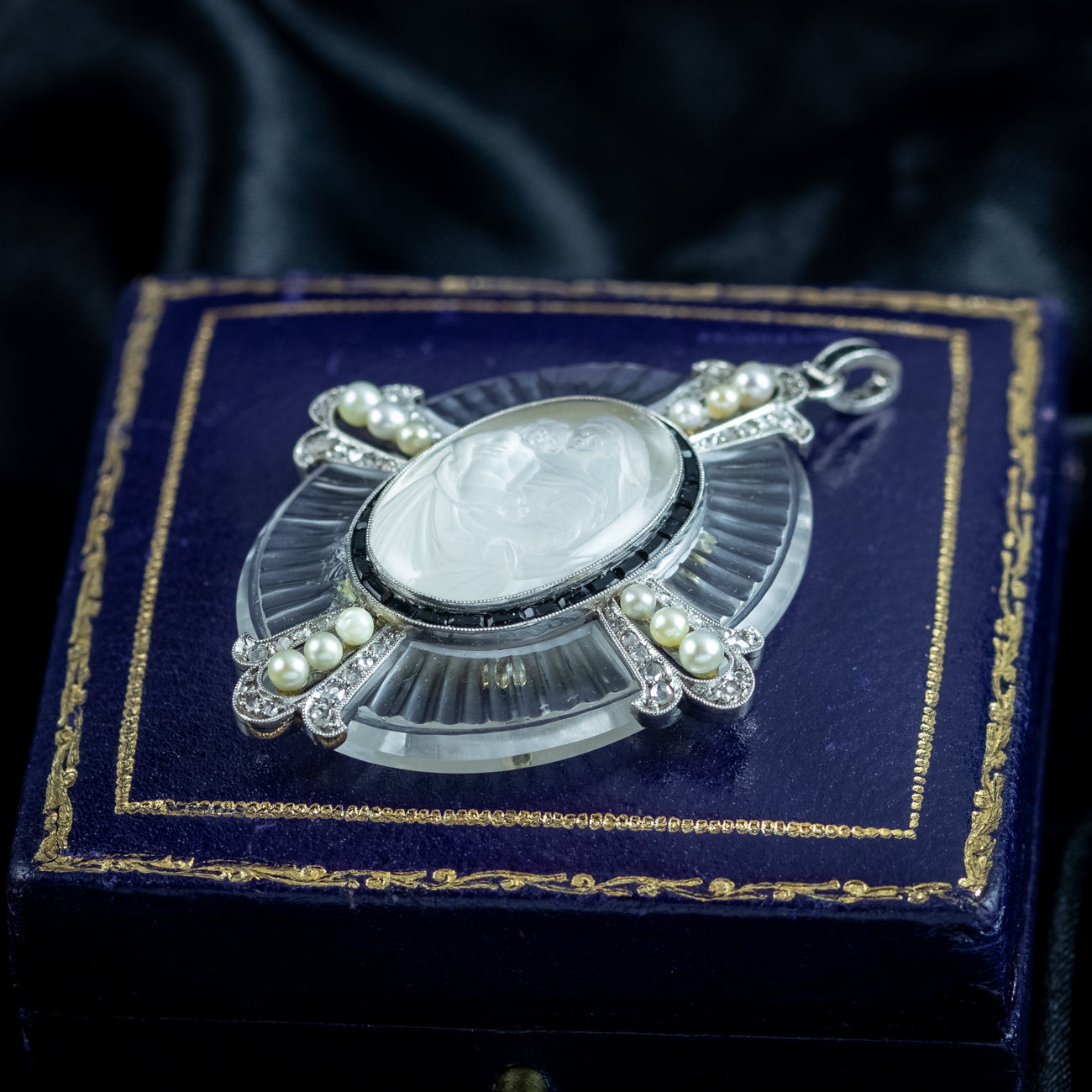 ANCIEN PETIT FLACON PARFUM DANS SA BOITE CALECHE HERMES SOIE DE PARFUM ANCIEN PETIT FLACON PARFUM DANS SA BOITE CALECHE HERMES SOIE DE PARFUM