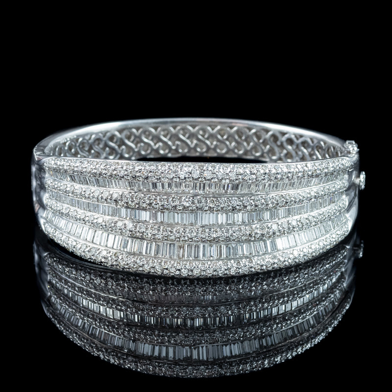Art Deco Style Diamond Bangle 18ct Gold 9.58ct Total