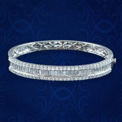Art Deco Style Diamond Bangle 18ct Gold 8.60ct Total