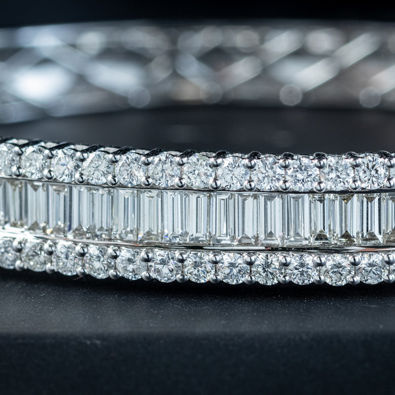 Art Deco Style Diamond Bangle 18ct Gold 8.60ct Total