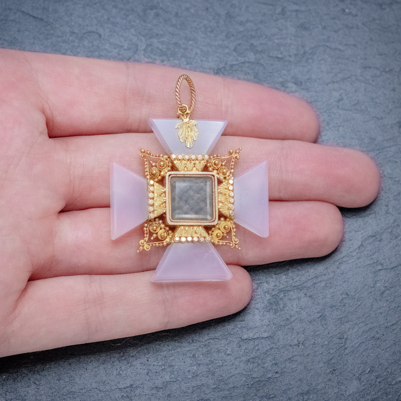 ANTIQUE VICTORIAN MOURNING CROSS PENDANT ETRUSCAN REVIVAL AGATE 18CT GOLD CIRCA 1850 HAND
