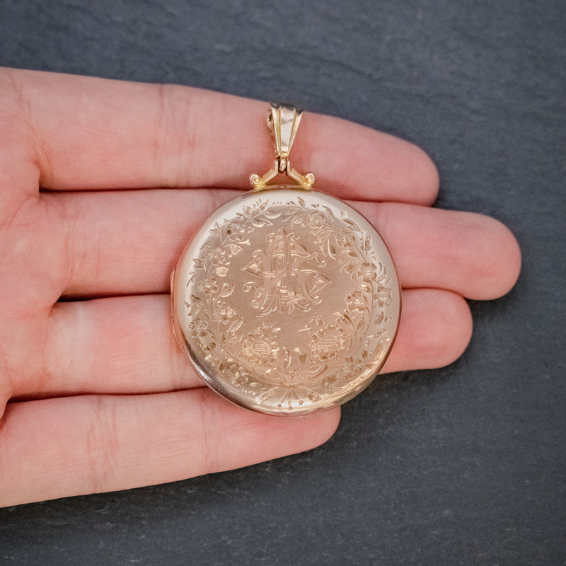 Large round new arrivals gold lockets
