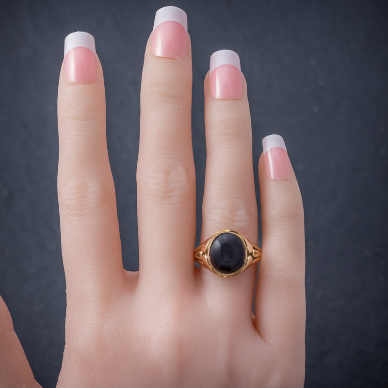 Antique Victorian Cabochon Garnet Ring 15ct Gold Dated 1868 hand