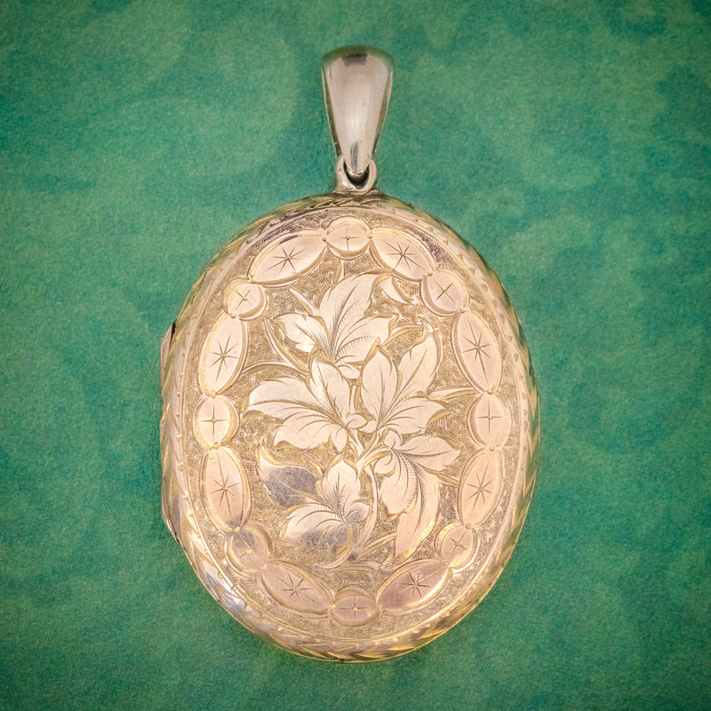 Antique Victorian Engraved Locket 18ct Gold Back And Front Circa 1880 COVER