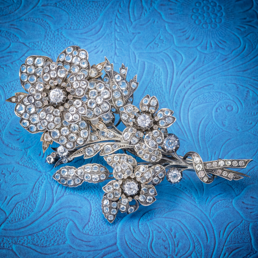 Trembler brooch top