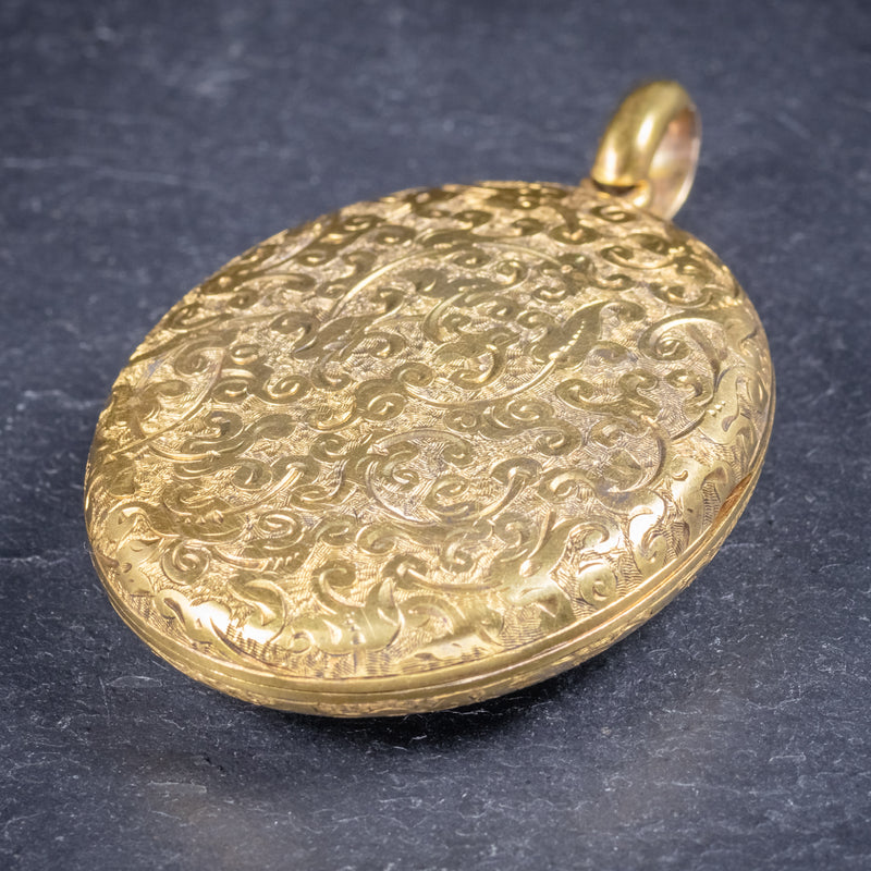 Antique Victorian Large Solid 18ct Gold Engraved Locket Circa 1880 side 2