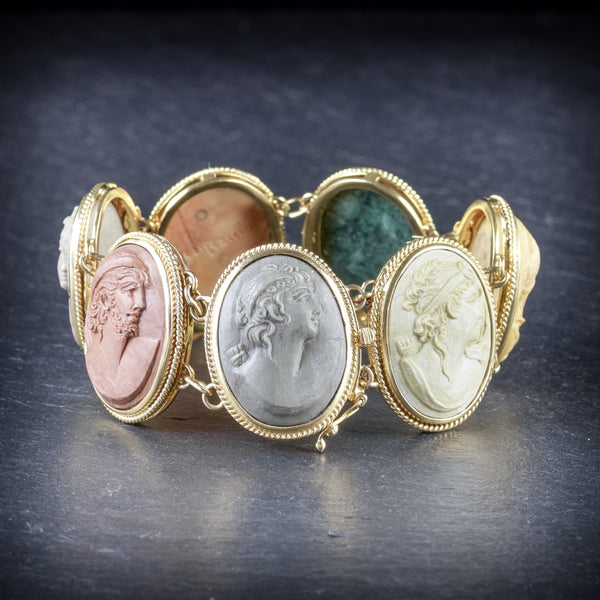 ANTIQUE VICTORIAN LAVA CAMEO BRACELET GOLD CIRCA 1900 FRONT