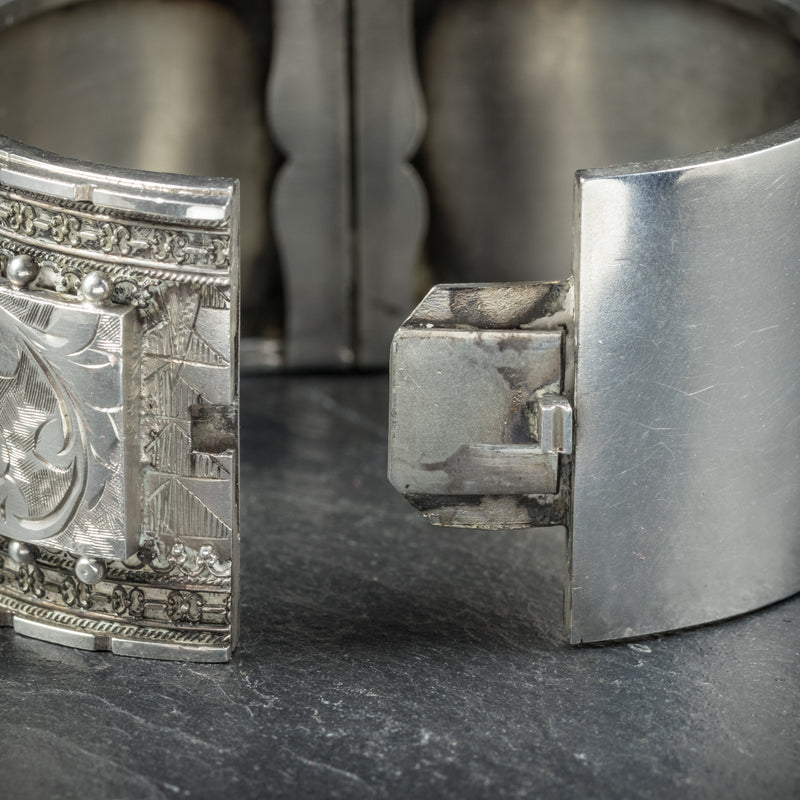 ANTIQUE VICTORIAN STERLING SILVER BANGLE CIRCA 1880 CLASP