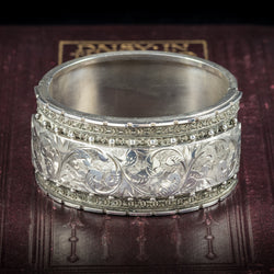 ANTIQUE VICTORIAN STERLING SILVER BANGLE CIRCA 1880 COVER