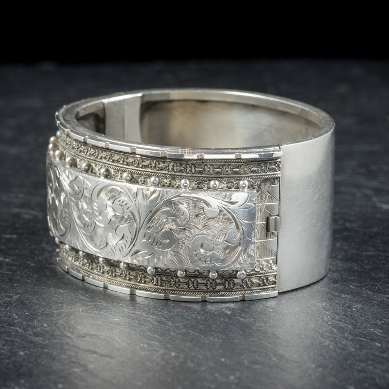 ANTIQUE VICTORIAN STERLING SILVER BANGLE CIRCA 1880 SIDE