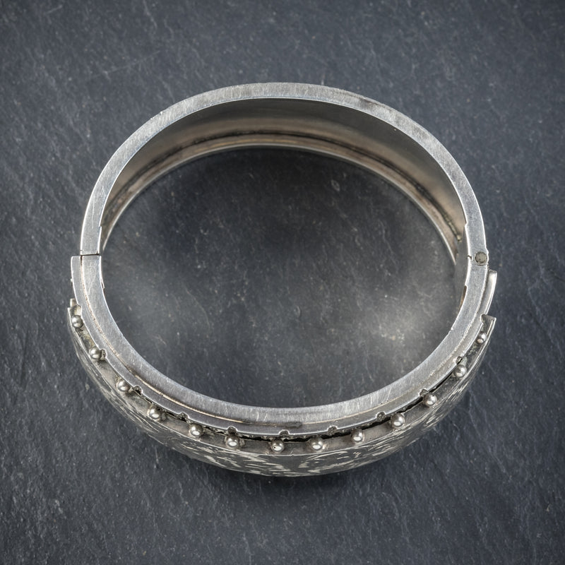 ANTIQUE VICTORIAN STERLING SILVER BANGLE CIRCA 1880 TOP