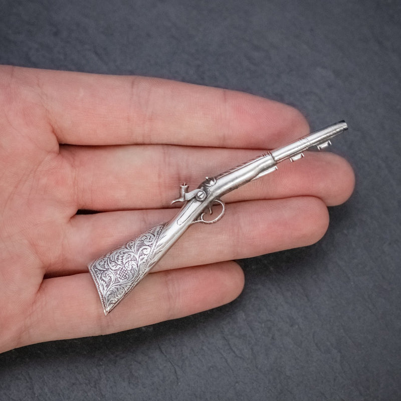 ANTIQUE VICTORIAN STERLING SILVER FLINTLOCK MUSKET BROOCH CIRCA 1880 HAND