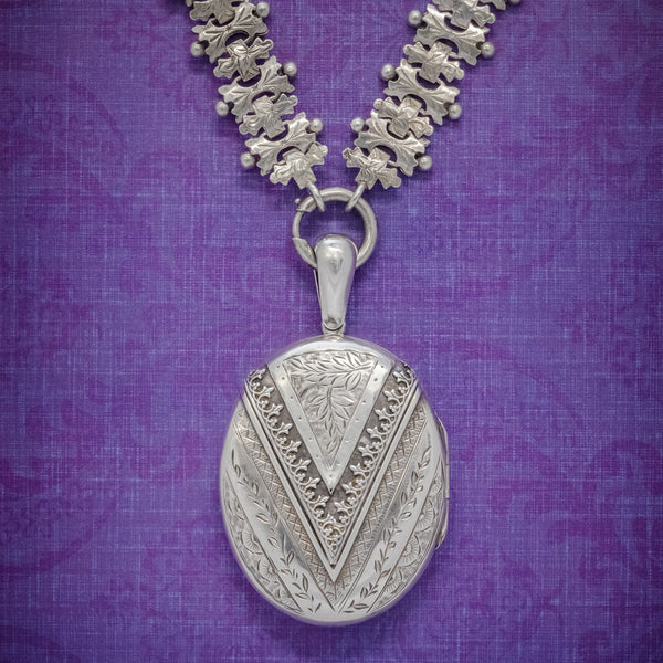 ANTIQUE VICTORIAN STERLING SILVER IVY LOCKET COLLAR NECKLACE CIRCA 1880 COVER