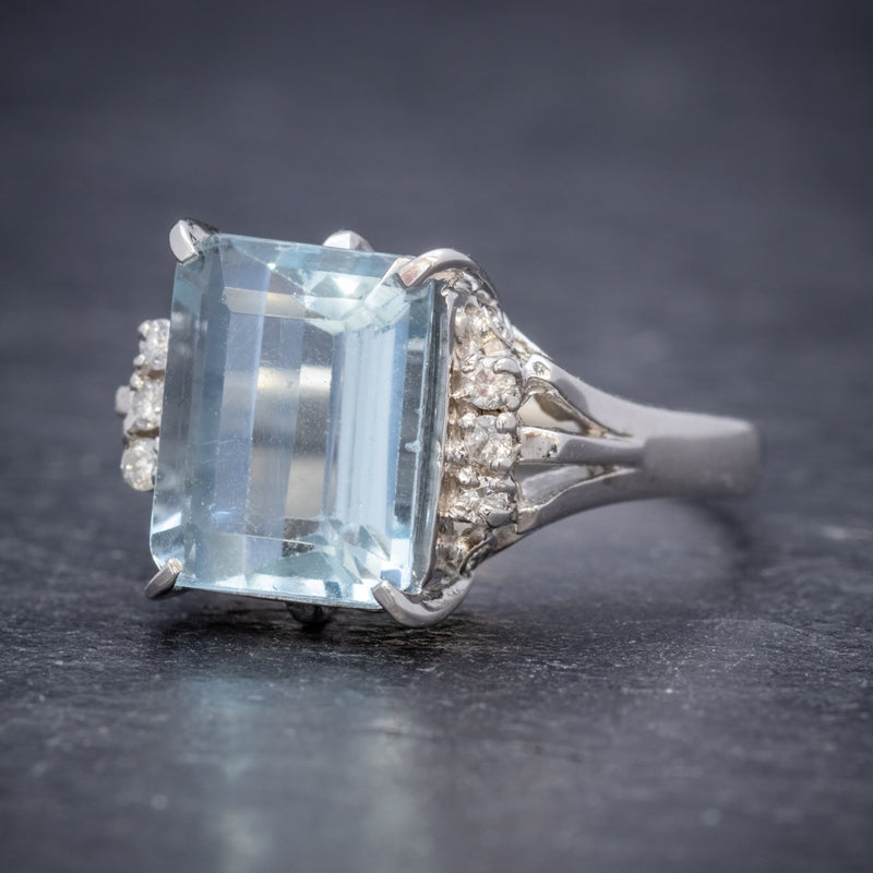 ART DECO 4CT EMERALD CUT AQUAMARINE RING PLATINUM CIRCA 1920 SIDE