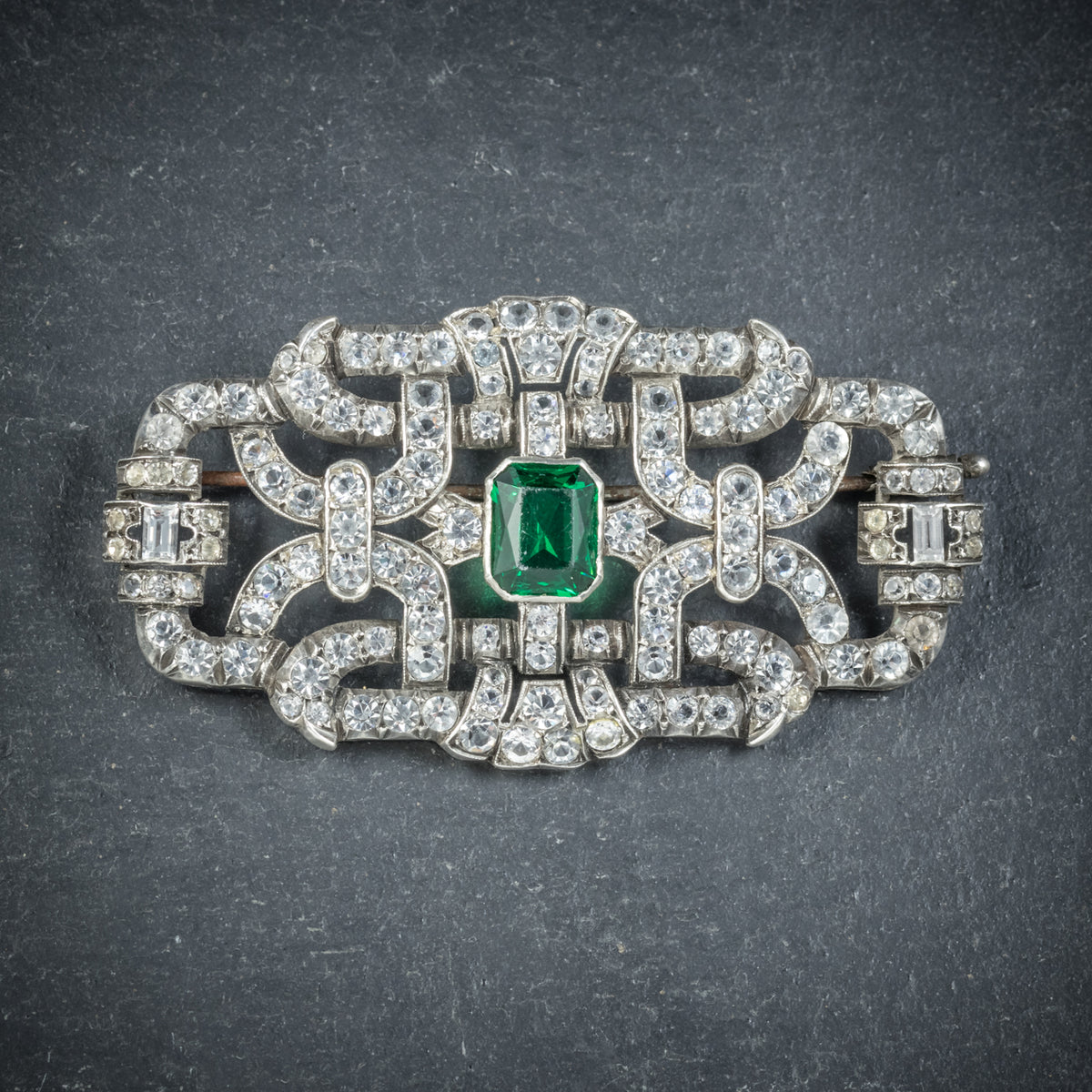 Broche Art Déco Argentée Avec Strass Vert - Style Rhombe Vintage - Récente (neuve Sans Emballage)