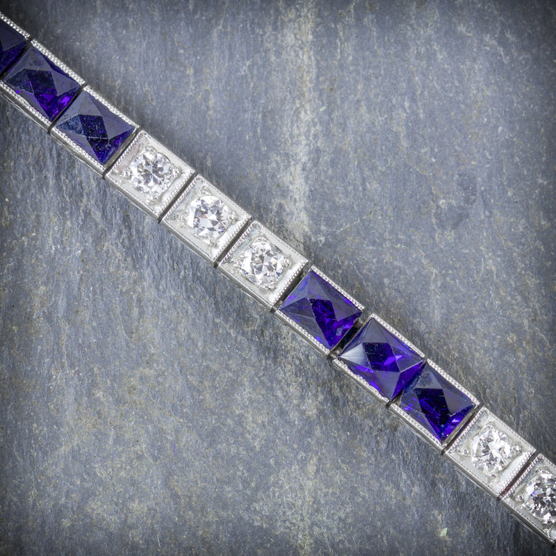 Each Sapphire is 0.60ct each and there are 18 in total CLOSEUP