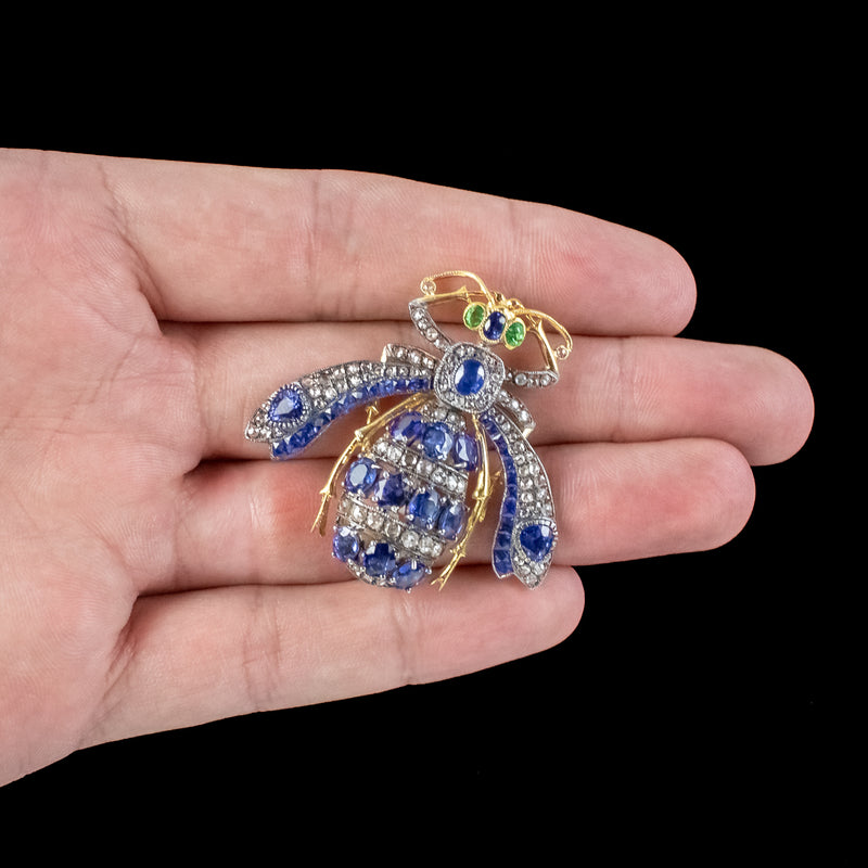 Art Deco Style Sapphire Diamond Bee Brooch 5.2ct Of Sapphire