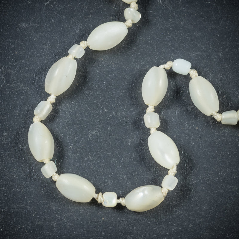 Mother Of Pearl Pendant Necklace Silver beads