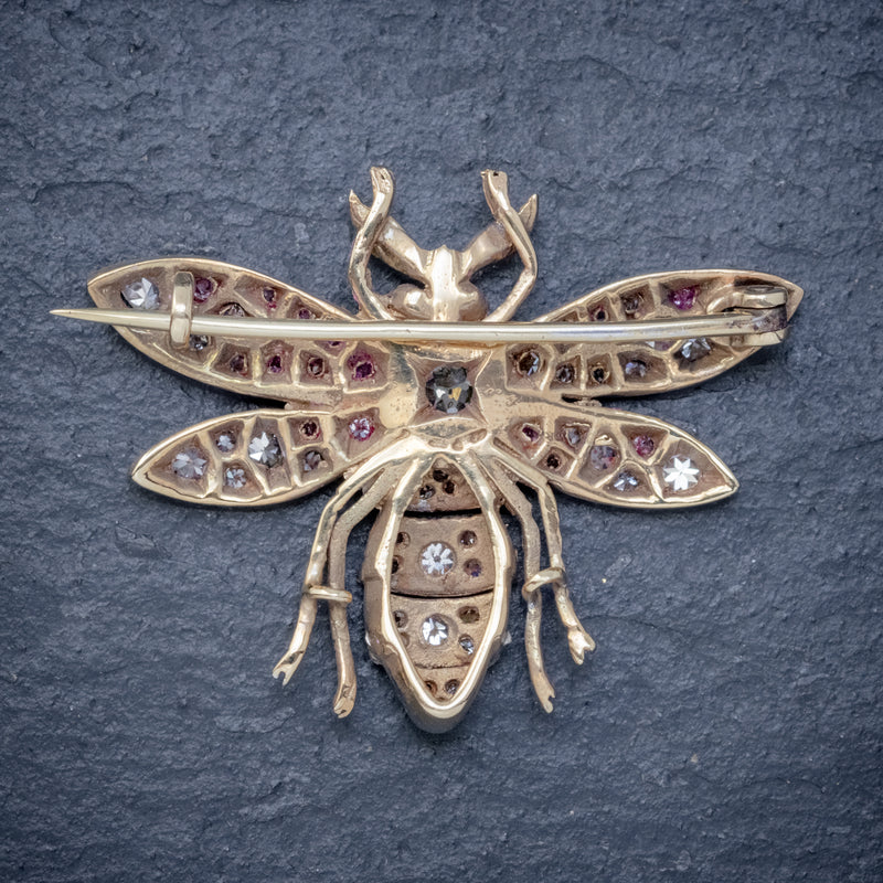 DIAMOND BEE BROOCH 18CT GOLD RUBY EYES 3CT OF DIAMOND BACK