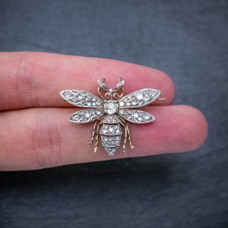 DIAMOND BEE BROOCH 18CT GOLD RUBY EYES 3CT OF DIAMOND HAND