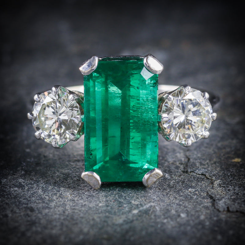 EMERALD DIAMOND TRILOGY RING 18CT GOLD DATED 1976 FRONT