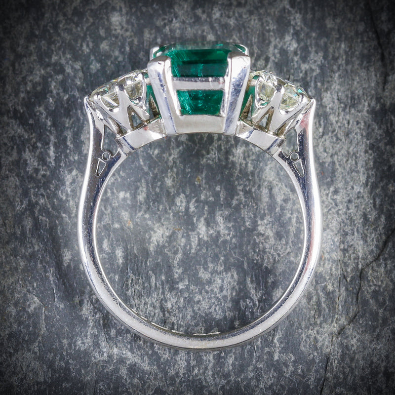 EMERALD DIAMOND TRILOGY RING 18CT GOLD DATED 1976 TOP