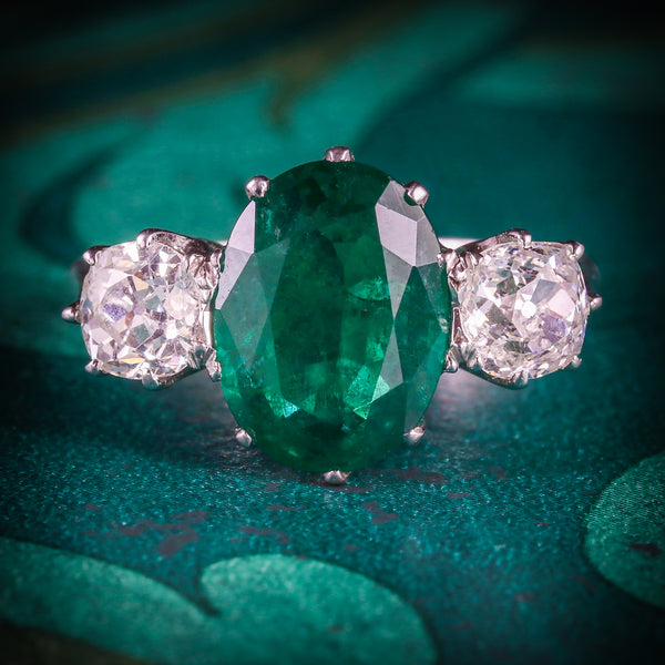 FABULOUS 4.50CT EMERALD & 1.30CT OLD CUT DIAMOND TRILOGY 18CT WHITE GOLD RING COVER