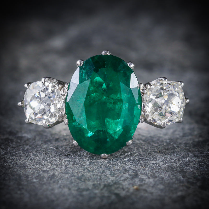 FABULOUS 4.50CT EMERALD & 1.30CT OLD CUT DIAMOND TRILOGY 18CT WHITE GOLD RING FRONT