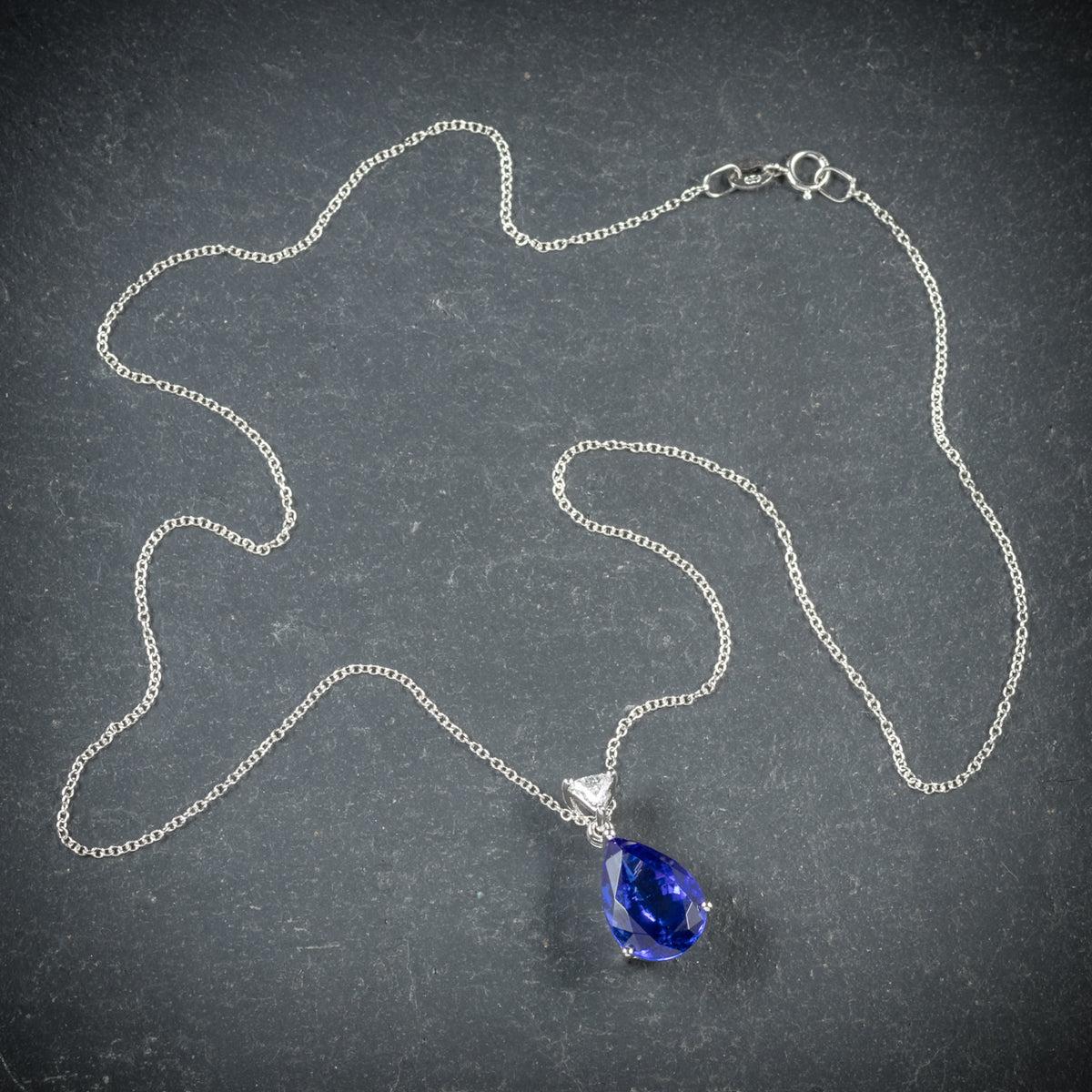 Aaa tanzanite pendant top