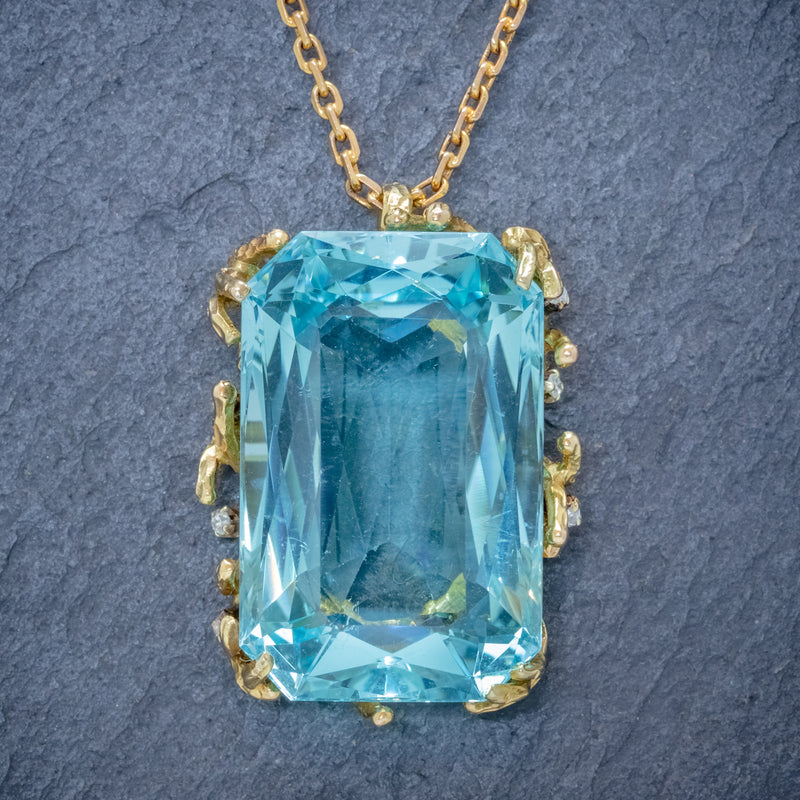 VINTAGE AQUAMARINE DIAMOND PENDANT NECKLACE 18CT GOLD 42CT SCISSOR CUT AQUA FRONT