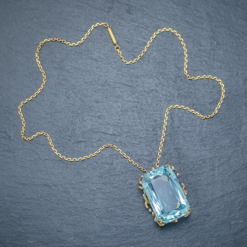 VINTAGE AQUAMARINE DIAMOND PENDANT NECKLACE 18CT GOLD 42CT SCISSOR CUT AQUA TOP