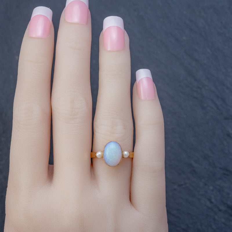 VINTAGE OPAL PEARL TRILOGY RING 18CT GOLD 3CT NATURAL OPAL HAND