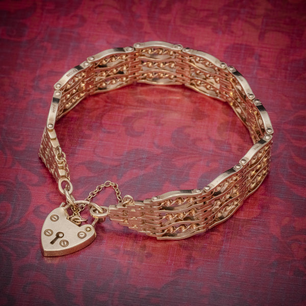 Vintage Gate Bracelet 9ct Gold Heart Padlock Circa 1965 COVER