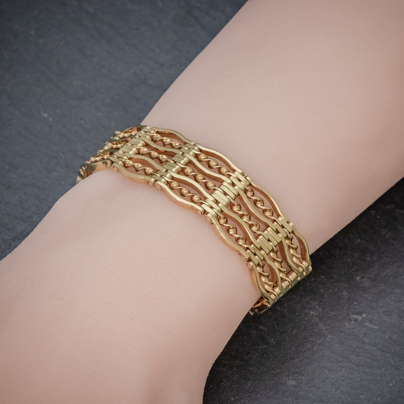 Vintage Gate Bracelet 9ct Gold Heart Padlock Circa 1965 HAND