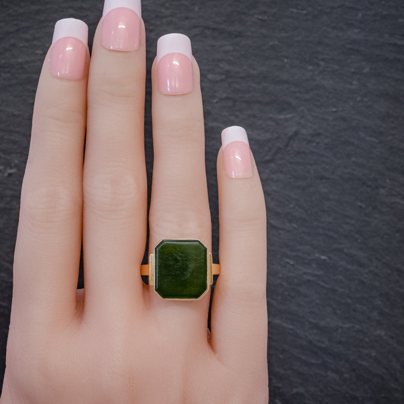 VINTAGE JADE SIGNET RING 18CT GOLD SWEDEN DATED 1953 hand