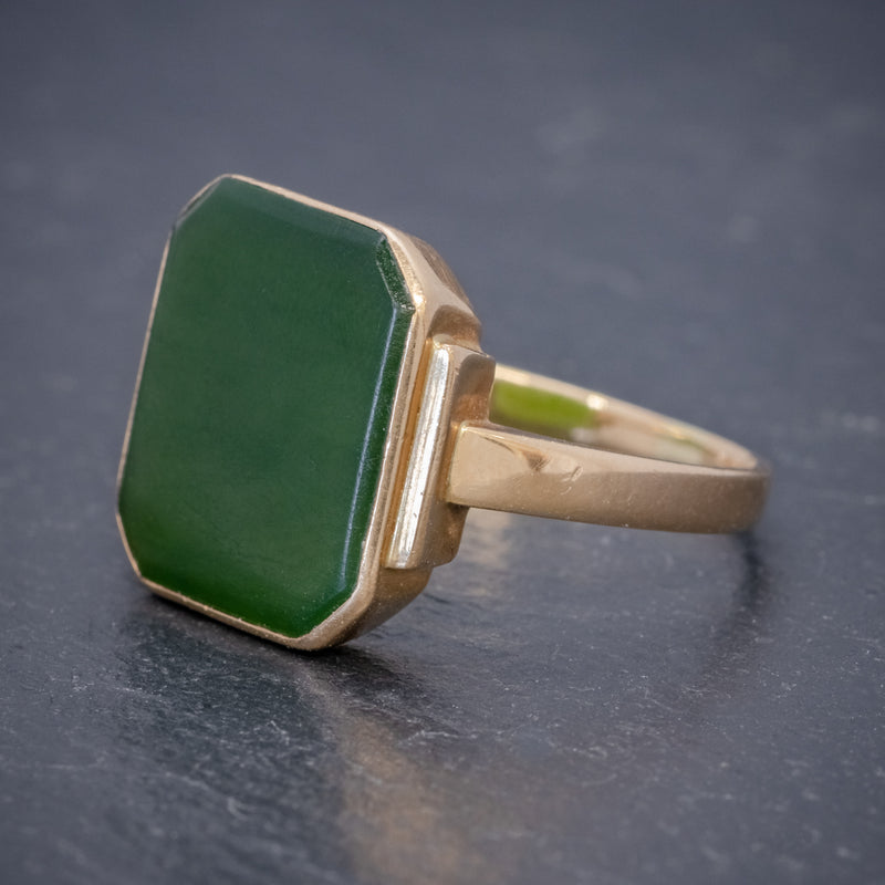VINTAGE JADE SIGNET RING 18CT GOLD SWEDEN DATED 1953 side