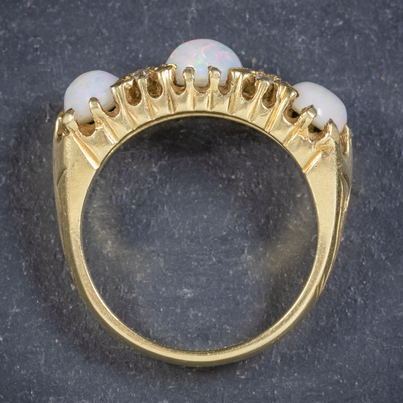 VINTAGE NATURAL OPAL TRILOGY RING 18CT GOLD DATED LONDON 1963 top