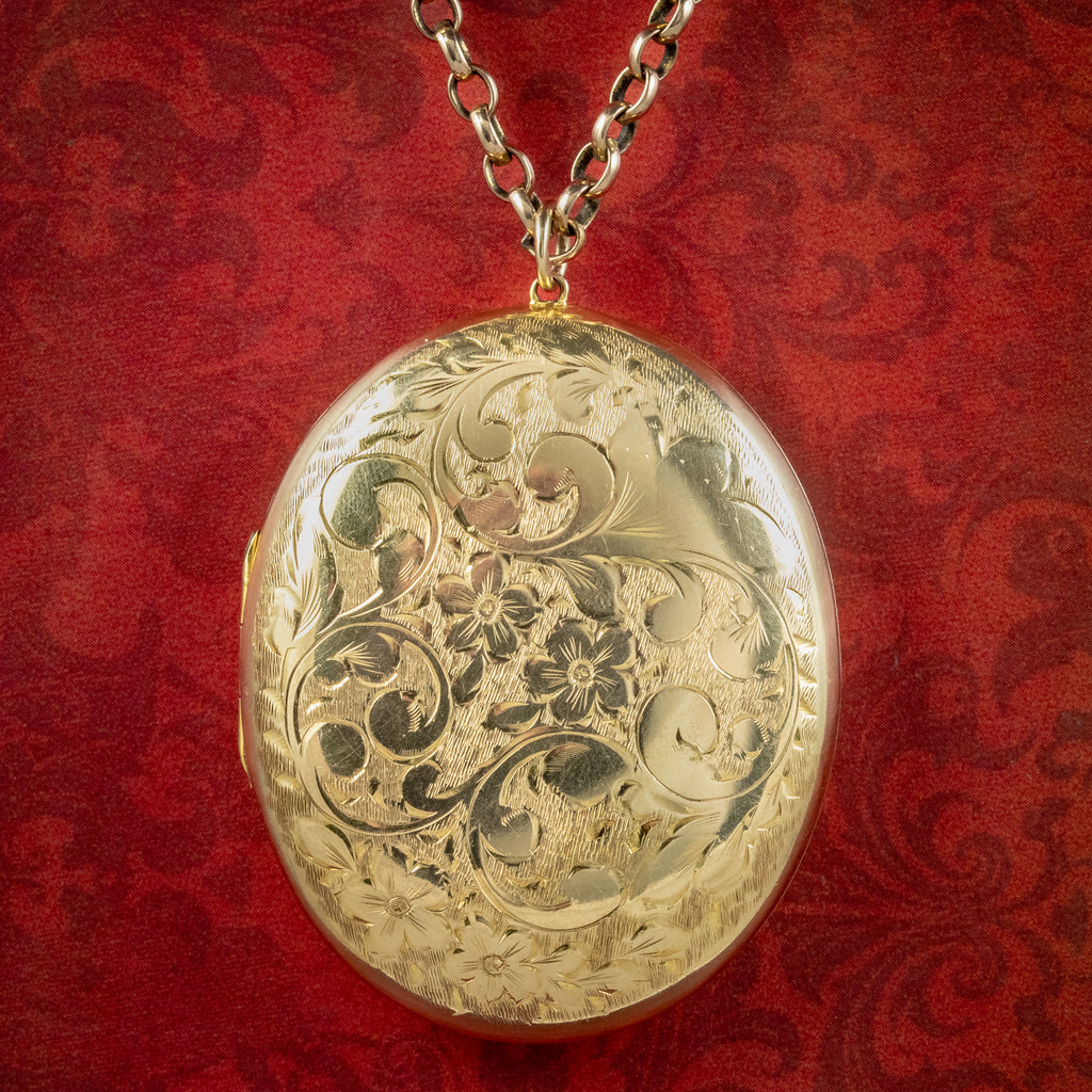 Vintage Forget Me Not Locket And Chain 9ct Gold Dated 1968
