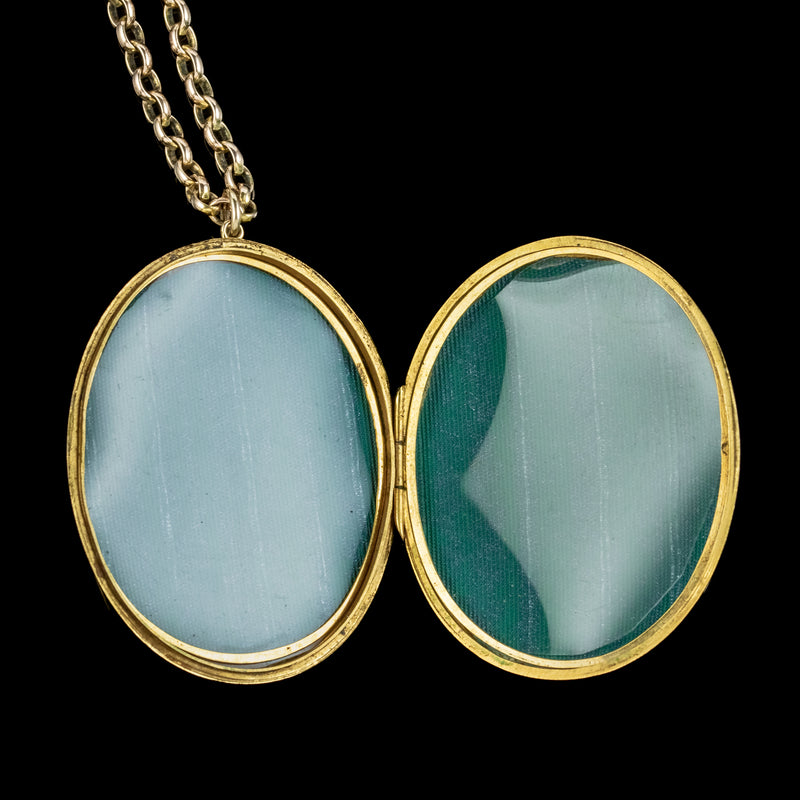 Vintage Forget Me Not Locket And Chain 9ct Gold Dated 1968